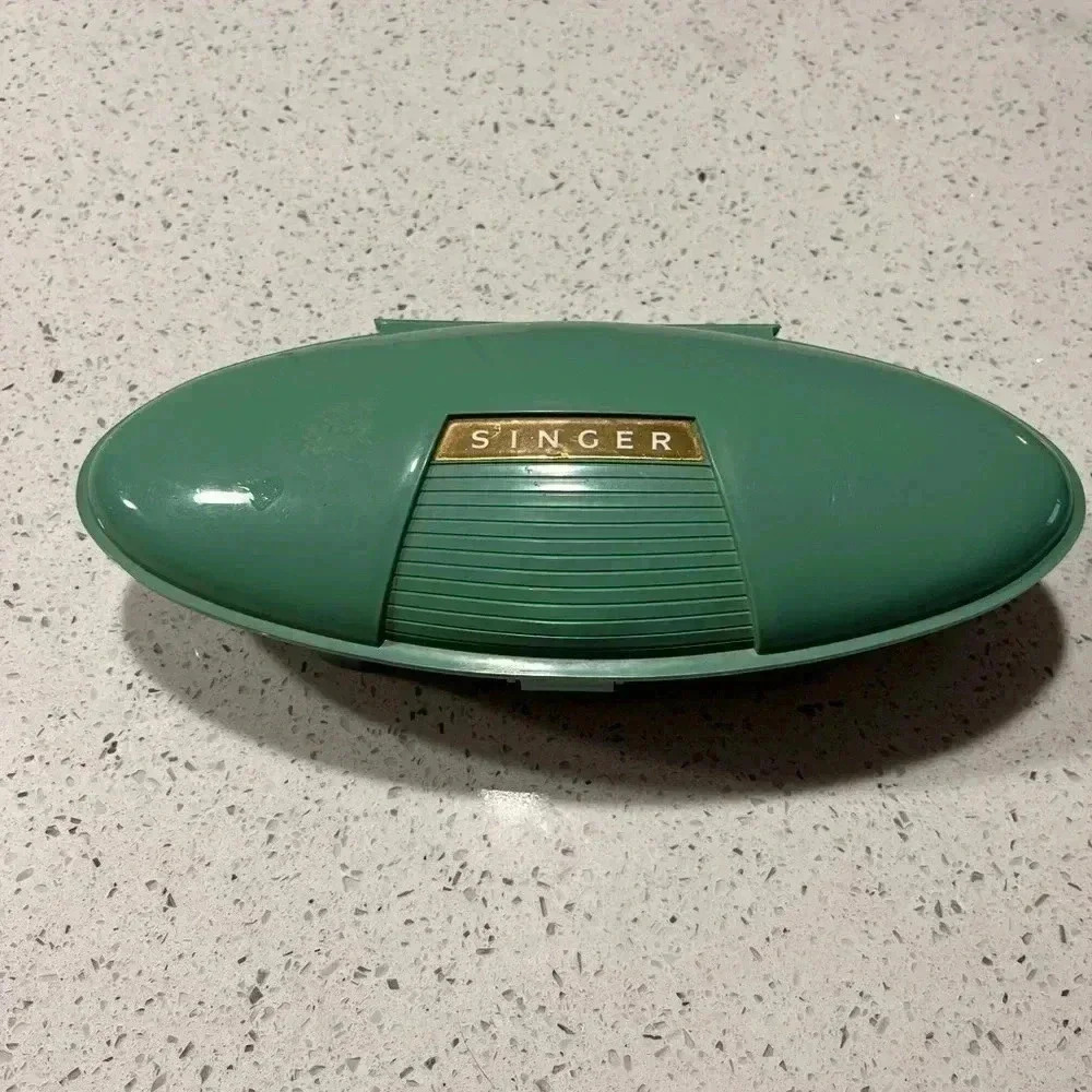 Vintage Singer Buttonholer - Picture 3 of 3
